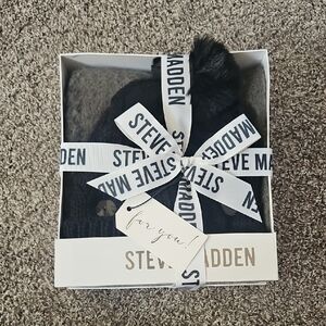 Steve Madden Hat & Scarf Set